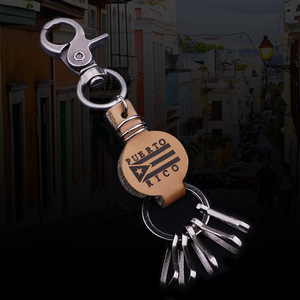 Llavero de cuero con la bandera de Puerto Rico, mosquetón de aleación de zinc, portavasos portátil, regalo para viajes y uso diario - Product Image 4
