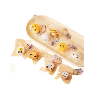 Juguete blandito de tacto súper suave aleatorio, de la serie Smiling Bakery, figura de comida estilo británico, juguete para apretar, amuleto para bolso de descompresión - Product Image 5