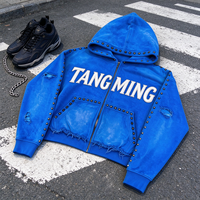 Veste à capuche streetwear personnalisée pour homme, avec broderie de patchs et lettrage, style urbain, cloutée et vieillie, zippée