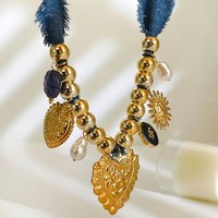 Collier Charme Femme Ilona Fashion en Acier Inoxydable 316 Plaqué Or, Grand Cœur Soleil, Pendentifs Multiples Synthétiques, Thème Bouddhisme, Automne Hiver