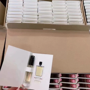 Perfume <span class=keywords><strong>de</strong></span> Marca <span class=keywords><strong>de</strong></span> Lujo al por Mayor Directo <span class=keywords><strong>de</strong></span> Fábrica, Muestra <span class=keywords><strong>de</strong></span> Perfume en Tamaño Pequeño <span class=keywords><strong>de</strong></span> 2 ml, Probadores en Tubo <span class=keywords><strong>de</strong></span> Ensayo, Mini Perfume Corporal en Spray para <span class=keywords><strong>Mujer</strong></span> - Product Image 2