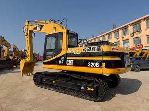 Excavatrice sur chenilles hydraulique lourde CAT 320BL de 20 tonnes d'occasion pour les travaux publics et l'ingénierie civile - Product Image 2
