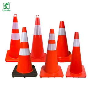 Cône de signalisation routière en PVC blanc robuste, cône de sécurité routière réfléchissant prismatique haute intensité, base antidérapante pour travaux routiers et parkings - Product Image 4