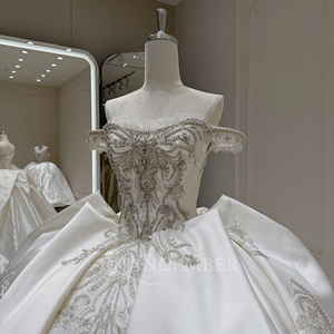 Robe de bal de Quinceañera moderne Xx83 à imprimé floral, en satin, avec appliques de perles et cristaux, traîne chapelle, vente en gros - Product Image 3