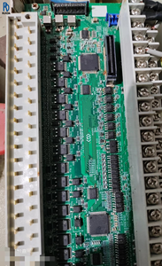 Carte IO PLC FX3U-64MT-ES, module de contrôle industriel, composant démonté pour systèmes de production automatisés - Product Image 1