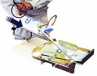 Machine d'emballage alimentaire semi-automatique manuelle japonaise pour le commerce de détail, facile à utiliser, légère (6 kg), avec noyau adhésif pour épinards