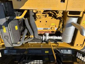 Excavatrice sur chenilles hydraulique CAT 320D2 d'occasion pour travaux de terrassement et de construction - Product Image 4