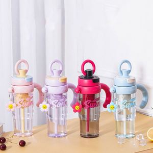 W68 Venta al por mayor, nueva botella de agua de plástico de gran capacidad con asa, para verano, exterior, para helados, con pajita y diseño Lucky Cup - Product Image 1