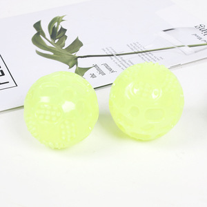 Pelota de goma que brilla en la oscuridad para <span class=keywords><strong>perros</strong></span>, juguete para hacer sonido, juguete para masajear, esfera luminosa, suministros de entrenamiento para mascotas - Product Image 2