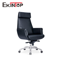 Chaise de bureau ergonomique en cuir de luxe à dossier haut avec design contemporain et hauteur réglable