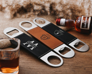 Abridor de Botellas de Cuero Sintético Personalizable con Grabado Láser, Regalo Promocional con Logotipo Personalizado - Product Image 3