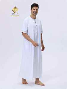 Al Haramain Thobe en coton pour homme, manches courtes, col rond, longueur cheville, couleur unie, respirant, robe de prière, style Moyen-Orient - Product Image 2