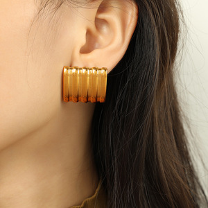 Boucles d'oreilles clous géométriques en acier inoxydable doré, motif carré ondulé, bijoux de mode - Product Image 4