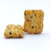Galletas de Arroz con Salsa de Soja y Sésamo Negro Horneadas con Poco Aceite, Suministro de Fábrica, Bocadillos de Arroz Salados Estilo Japonés, Sabor Personalizado