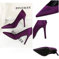 Y8358 Talons hauts de qualité supérieure pour femmes, à bout pointu, ajourés, en satin, style stiletto