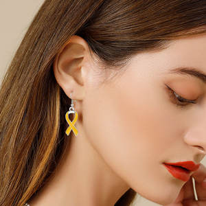 Pendientes <span class=keywords><strong>de</strong></span> lazo rosa <span class=keywords><strong>de</strong></span> oro amarillo esmaltado del fabricante, joyería colgante <span class=keywords><strong>de</strong></span> concienciación sobre el cáncer <span class=keywords><strong>de</strong></span> mama infantil - Product Image 3