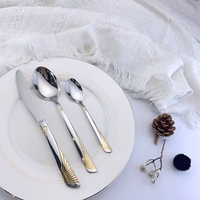 MYD Vente en gros Ensemble de couverts en acier inoxydable de haute qualité Couverts à manche plaqué or incluant fourchette cuillère couteau pour les mariages