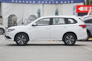 <span class=keywords><strong>Mitsubishi</strong></span> <span class=keywords><strong>Outlander</strong></span> <span class=keywords><strong>2023</strong></span> d'occasion, automatique, 5 places, petit SUV, essence, voiture d'occasion - Product Image 4
