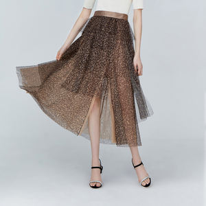 Produits tendance 2025 Nouveautés Fabricant sur mesure <span class=keywords><strong>Tulle</strong></span> léopard Élégant Taille haute <span class=keywords><strong>Jupe</strong></span> <span class=keywords><strong>longue</strong></span> plissée en forme de A pour femmes - Product Image 3