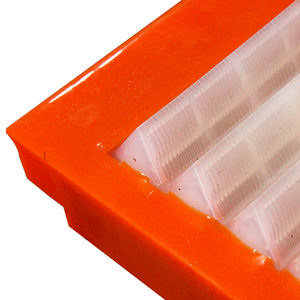 振動ふるい選鉱に使用するカスタマイズ可能な高性能耐摩耗性ポリウレタン - Product Image 5