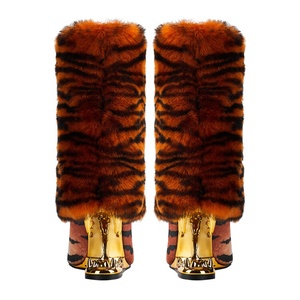 Bottines courtes pour femmes à talons compensés en fourrure, bout pointu, imprimées, style créateur de scène - Product Image 5