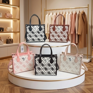 Nuevo Bolso Tote Crossbody Guesses con Cierre de Cremallera, Plegable y Portátil, Forro de Poliéster Impermeable para <span class=keywords><strong>Mujer</strong></span> - Product Image 4