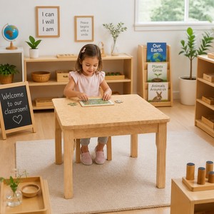 Tavolo Quadrato in <span class=keywords><strong>Legno</strong></span> Chuangjin 60x60cm, Scrivania per Attività <span class=keywords><strong>Bambini</strong></span> in <span class=keywords><strong>Legno</strong></span> Massello per Asilo Montessori, Fornitore all'Ingrosso - Product Image 3
