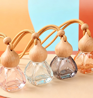Bouteille de parfum suspendue pour voiture en verre, avec bouchon en bois en forme de gourde, flacon diffuseur vide, pendentif pour désodorisant de voiture, conteneur d'huile parfumée