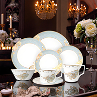 Assiettes de présentation royales de luxe à bordure dorée, assiettes à dîner florales bleues et blanches, porcelaine anglaise