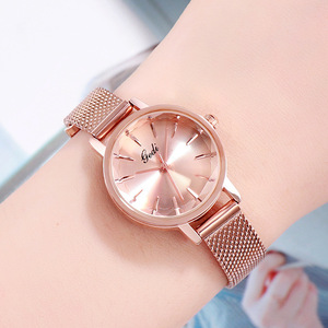 Reloj de cuarzo para mujer con esfera pequeña y correa de malla, venta directa de fábrica. - Product Image 3