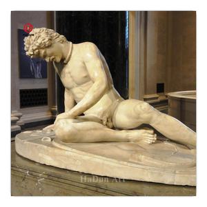 Escultura de Galia moribunda para hombres de mármol clásico de tamaño real a la venta - Product Image 1