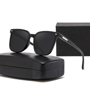 Nuevas Gafas de Sol Unisex UV400 Polarizadas con Marco de PC Tipo 3, Embalaje en Caja, Número de Pieza 638, Lentes Negras - Product Image 5