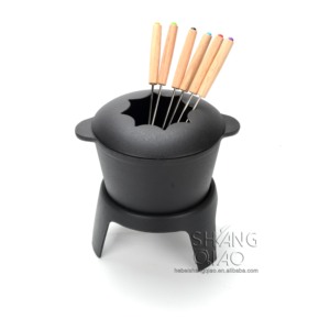 Herramienta para queso Revestimiento de esmalte negro mate <span class=keywords><strong>Olla</strong></span> para <span class=keywords><strong>fondue</strong></span> de queso de <span class=keywords><strong>hierro</strong></span> fundido - Product Image 2