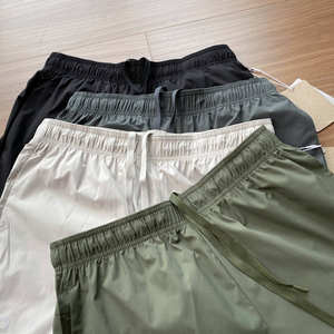 Pantalones cortos para correr transpirables de secado rápido para exteriores Logotipo personalizado Pantalones cortos atléticos reflectantes Hombres - Product Image 6