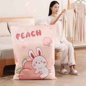Bolsa de Almacenamiento al Vacío Transparente para Viaje, Ahorra Espacio, 7 Piezas, con Bomba de Succión para Mantas y Edredones, Más Vendida - Product Image 1