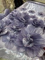 Dernière qualité, tissu en dentelle de mariage à fleurs 3D, tissu en organza brillant fantaisie avec filet en plumes, tissu en dentelle