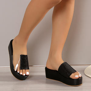 Nouvelles sandales compensées décontractées à semelle épaisse pour femme, grande taille, style européen et américain, pour l'été 2025 - Product Image 3