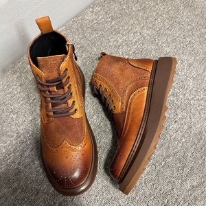 Botas de Cuero Retro con Grabado, Botas de Trabajo para Exteriores, Teñidas a Mano, con Suela Gruesa de Piel de Vaca, Botas Británicas de Tobillo - Product Image 6