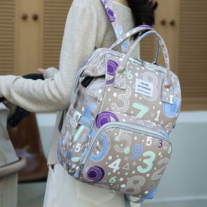 Sacs de rangement pour couches de bébé imprimés à la mode, sac à dos de voyage pour maman avec USB - Product Image 5