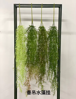 Vigne artificielle suspendue avec des feuilles en plastique fausse plante traînante pour la décoration murale de mariage de balcon intérieur extérieur