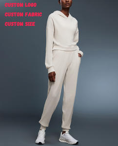 Ensemble <span class=keywords><strong>femme</strong></span>, sweat-shirt court et pantalon droit, style décontracté fonctionnel, coton mélangé léger 330GSM, personnalisable, vente en gros - Product Image 1