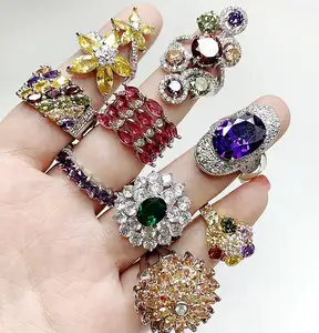 Mode übertrieben farbige Zirkon Luxus Retro Edelsteine Hochwertige Mischung Günstige Ring Großhandel Frauen Ringe In loser Schüttung