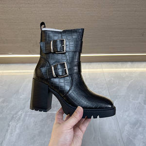 Stivali alla Caviglia Premium in Pelle di Vacchetta per <span class=keywords><strong>Donna</strong></span>, Autunno Inverno, Uso Quotidiano, Decorazione con Fibbia, Foderati in Pile, Tacco Grosso, Stile Martin - Product Image 5