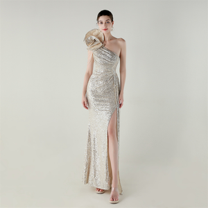 Abito da sera elegante a sirena monospalla con perline e applicazioni floreali, spacco alto, lunghezza al pavimento, per occasioni formali - Collezione 2026 - Product Image 1