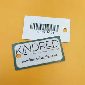 Aangepast Klein Formaat Sleutelhanger Mini Pvc Loyaliteit Vip Lidmaatschap Sleutelhanger Met Barcode