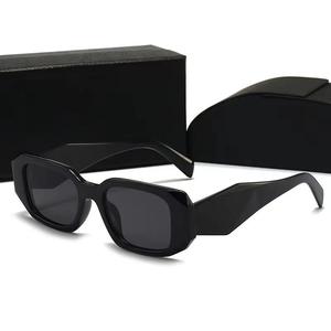 Lunettes <span class=keywords><strong>de</strong></span> <span class=keywords><strong>soleil</strong></span> PC noires <span class=keywords><strong>de</strong></span> <span class=keywords><strong>marque</strong></span> <span class=keywords><strong>de</strong></span> créateur, prix abordable, 2026, logo personnalisé, petite monture, pour hommes et femmes - Product Image 1