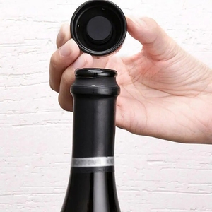 Bouchon de bouteille de <span class=keywords><strong>vin</strong></span> rouge <span class=keywords><strong>sous</strong></span> <span class=keywords><strong>vide</strong></span> Bouchon de bouteille de champagne scellé en silicone Bouchon de bouteille de <span class=keywords><strong>vin</strong></span> <span class=keywords><strong>sous</strong></span> <span class=keywords><strong>vide</strong></span> pour conserver la fraîcheur Outils de bar - Product Image 4