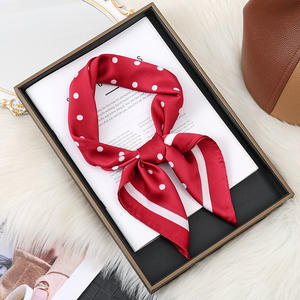 Viviblook Z314AS05 Pañuelo cuadrado de lunares para mujer, pañuelo para la cabeza clásico y retro a la moda para ir al trabajo - Product Image 2