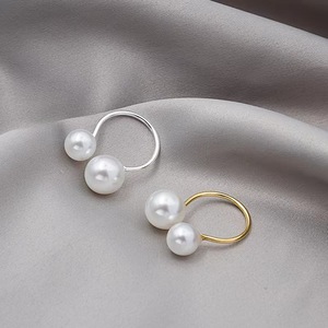 Anello Aperto Stile Perla per Donne, Gioiello Minimalista Regolabile alla Moda - Product Image 1