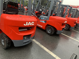 Xe nâng dầu 3 tấn 5 tấn, động cơ kèm hệ thống truyền động thủy lực, phụ tùng TCM Isuzu, camera CCTV có đèn laser, cần nâng CP - Product Image 2